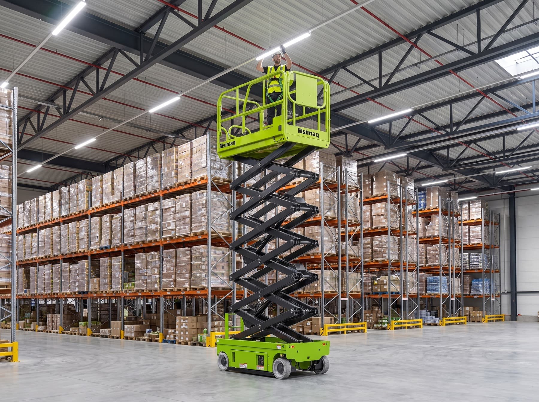 Electric scissor lift — Warehouse maintenance